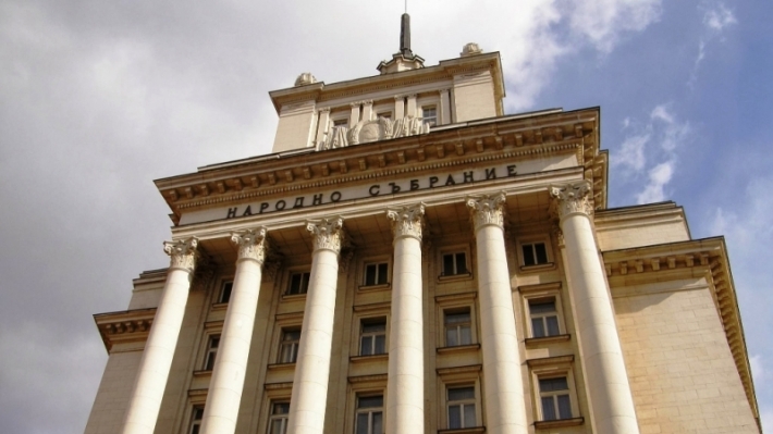Институтът на произхода и фактическото съжителство